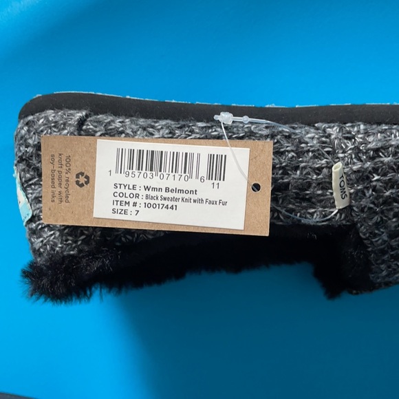 TOMS Belmont black sweater knit w/faux fur shoe - Picture 6 of 6